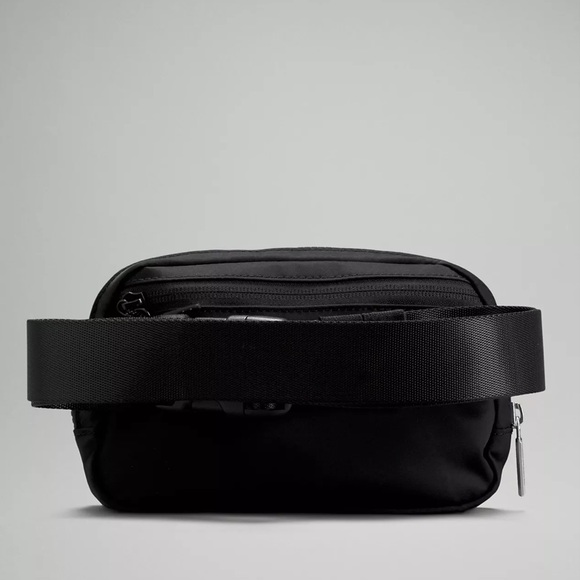 NWT Lululemon Everywhere Belt Bag - Picture 5 of 11